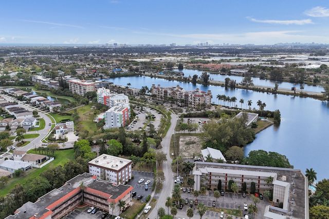 3910 Crystal Lake Drive 101, Deerfield Beach, FL 33064