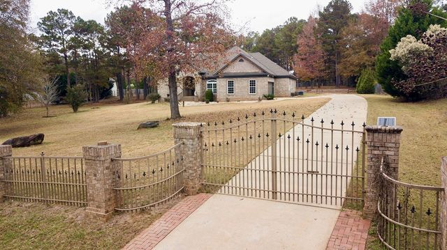 50 Lee Road 0246, Salem, AL 36874