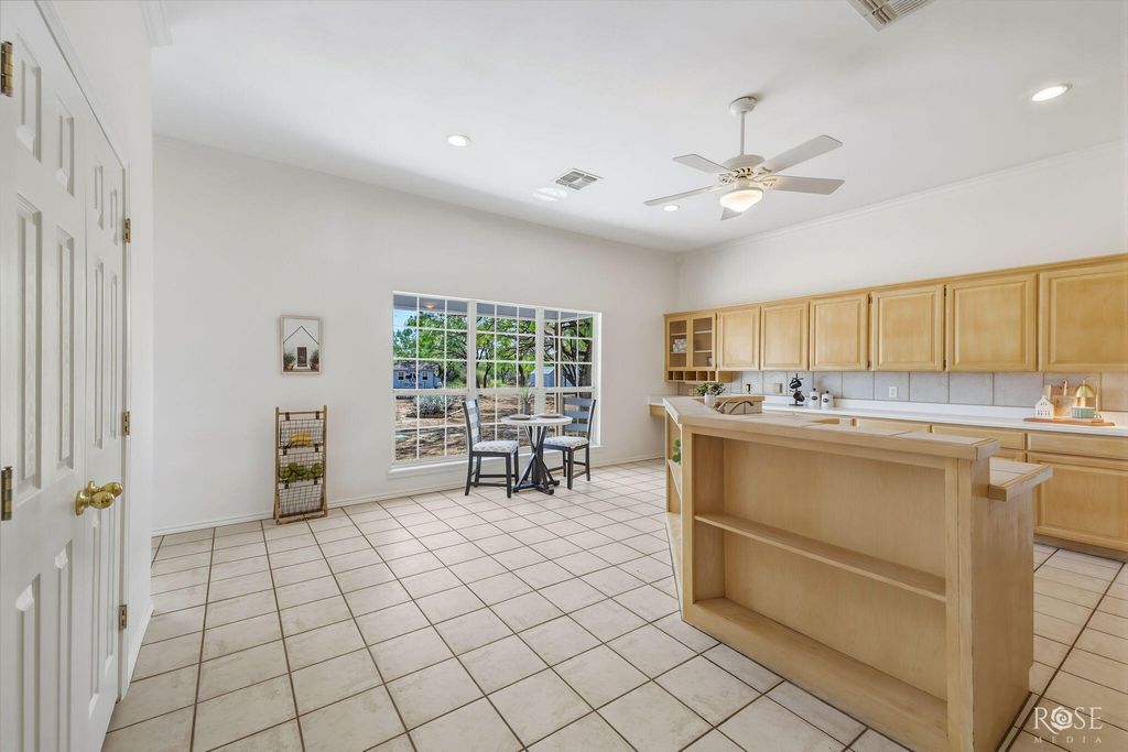 Image 19 of property listing at 11561 Twin Lakes Lane, San Angelo, TX 76904