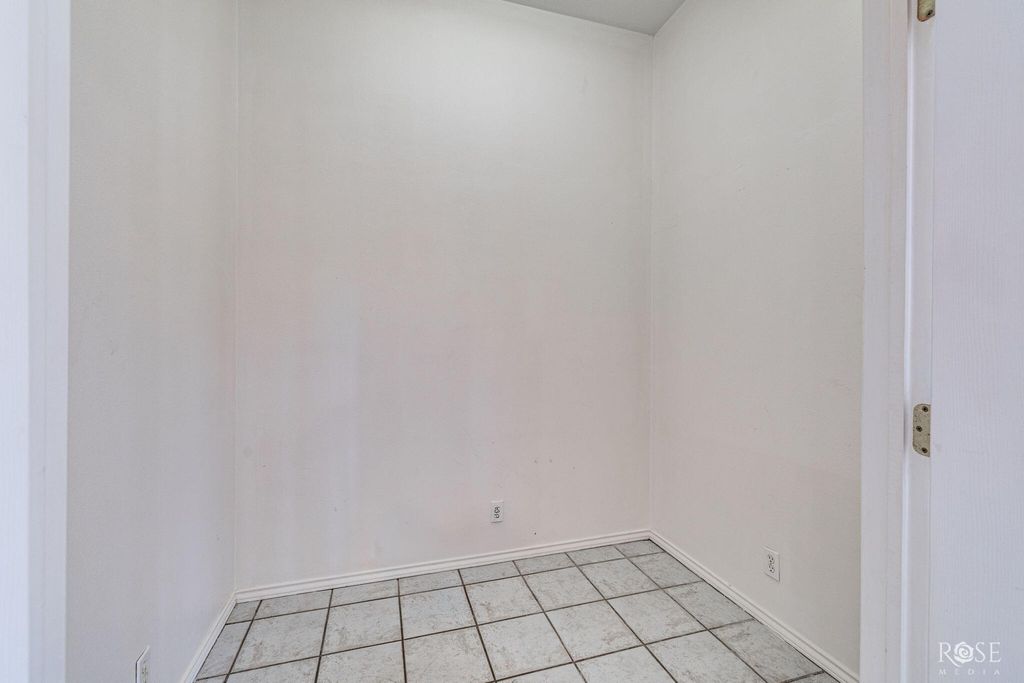 Image 21 of property listing at 11561 Twin Lakes Lane, San Angelo, TX 76904