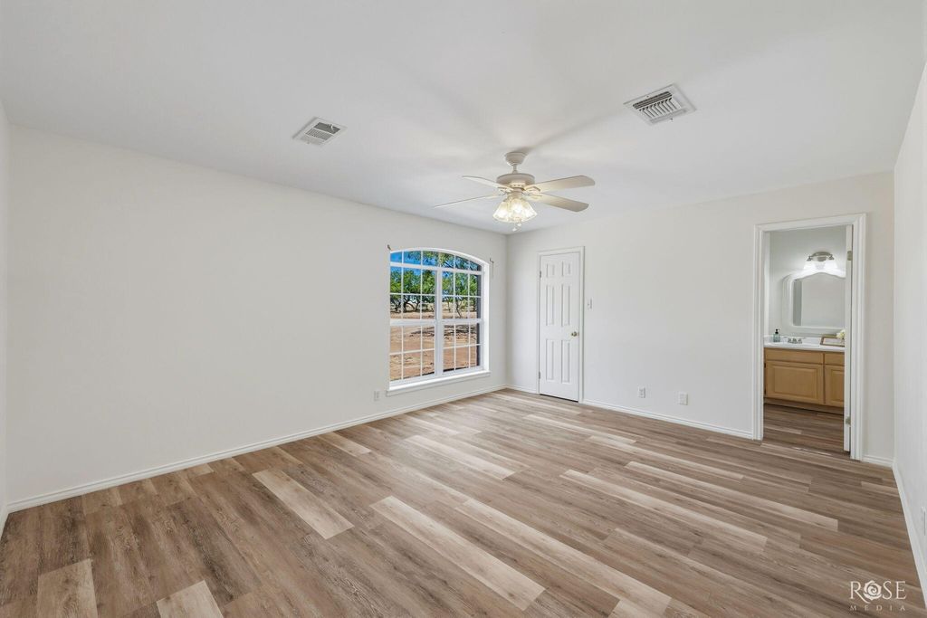Image 29 of property listing at 11561 Twin Lakes Lane, San Angelo, TX 76904