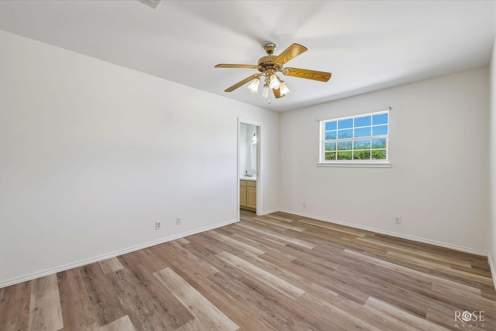 Image 32 of property listing at 11561 Twin Lakes Lane, San Angelo, TX 76904