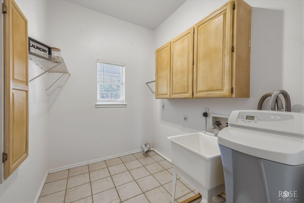Image 35 of property listing at 11561 Twin Lakes Lane, San Angelo, TX 76904