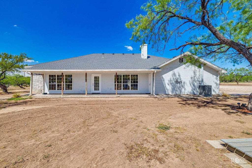 Image 38 of property listing at 11561 Twin Lakes Lane, San Angelo, TX 76904