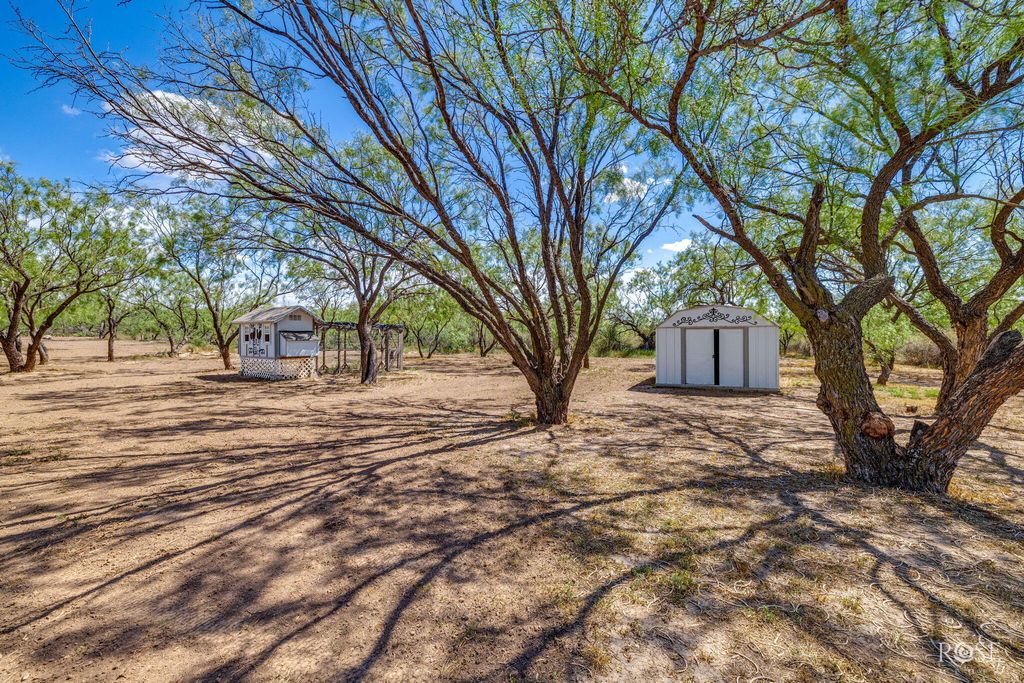 Image 40 of property listing at 11561 Twin Lakes Lane, San Angelo, TX 76904