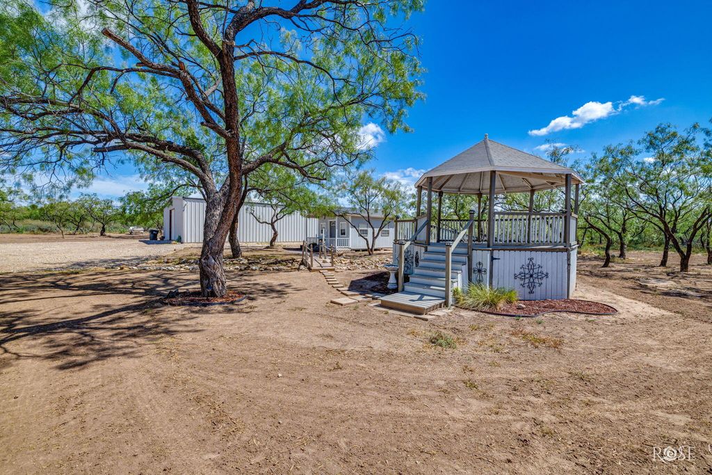 Image 41 of property listing at 11561 Twin Lakes Lane, San Angelo, TX 76904
