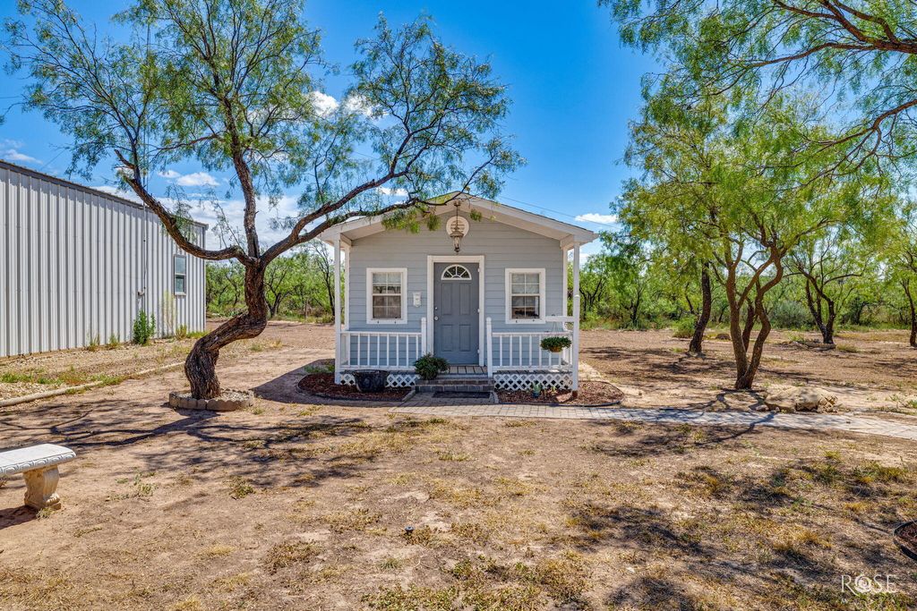 Image 44 of property listing at 11561 Twin Lakes Lane, San Angelo, TX 76904