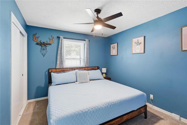 12727 W 100th Street, Lenexa, KS 66215