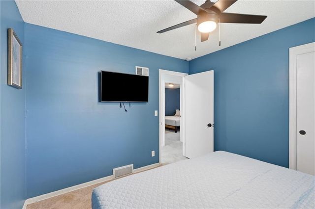 12727 W 100th Street, Lenexa, KS 66215