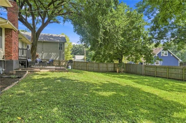 12727 W 100th Street, Lenexa, KS 66215