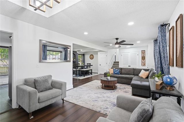 12727 W 100th Street, Lenexa, KS 66215