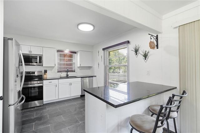 12727 W 100th Street, Lenexa, KS 66215