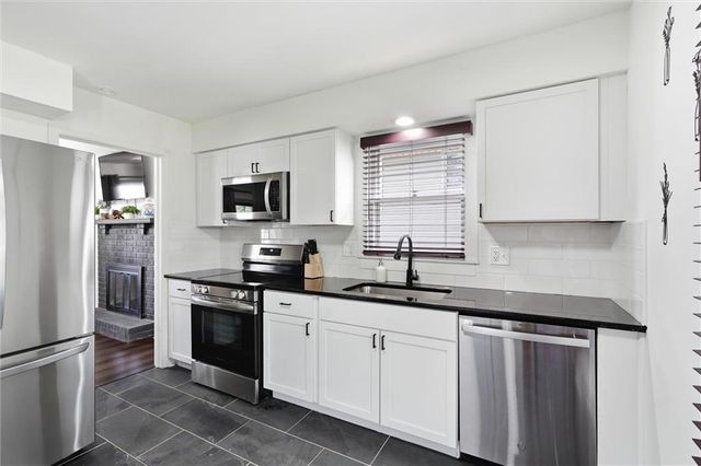 12727 W 100th Street, Lenexa, KS 66215