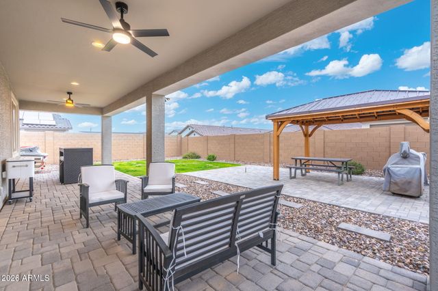 18585 W EL CORTEZ Place, Wittmann, AZ 85361