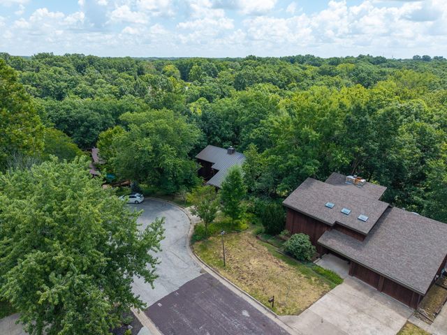 908 PIN OAK CT, Columbia, MO 65203