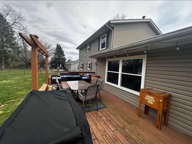 8718 Burton Road, Wonder Lake, IL 60097