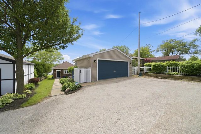 12811 234th AVENUE, Trevor, WI 53179