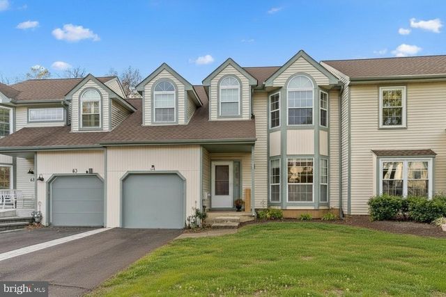 64 LAUREL CIR, Newtown, PA 18940