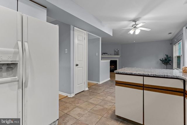 64 LAUREL CIR, Newtown, PA 18940