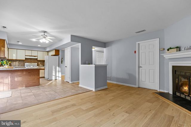 64 LAUREL CIR, Newtown, PA 18940