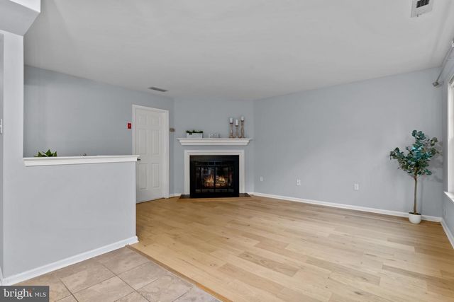 64 LAUREL CIR, Newtown, PA 18940
