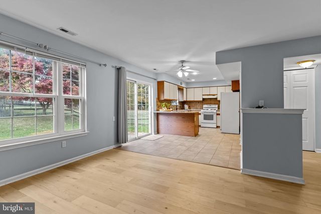 64 LAUREL CIR, Newtown, PA 18940