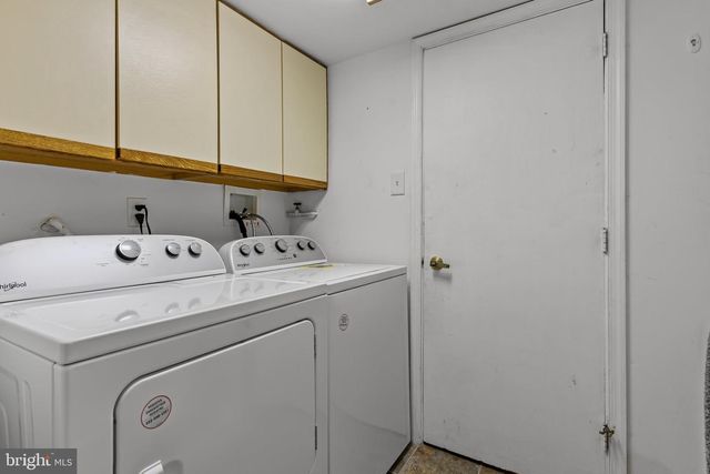 64 LAUREL CIR, Newtown, PA 18940