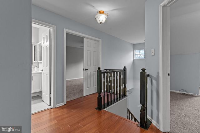 64 LAUREL CIR, Newtown, PA 18940