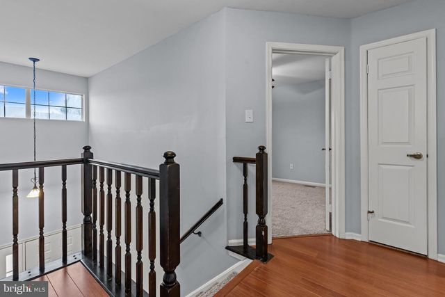 64 LAUREL CIR, Newtown, PA 18940