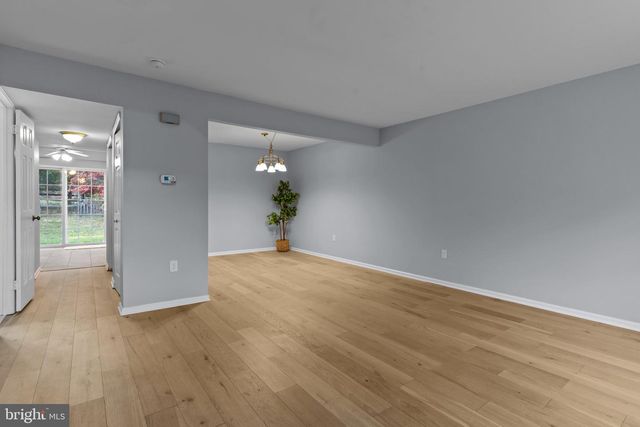 64 LAUREL CIR, Newtown, PA 18940