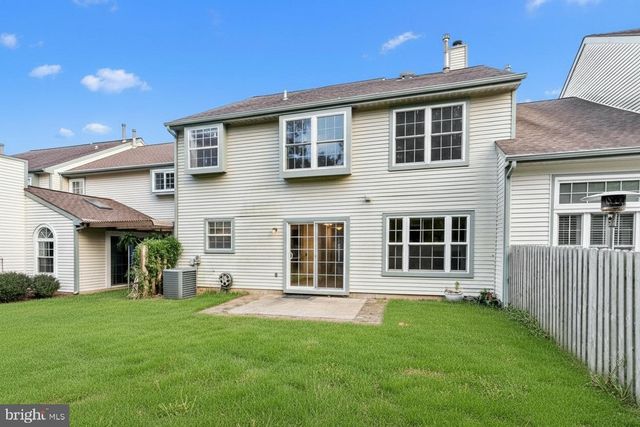 64 LAUREL CIR, Newtown, PA 18940