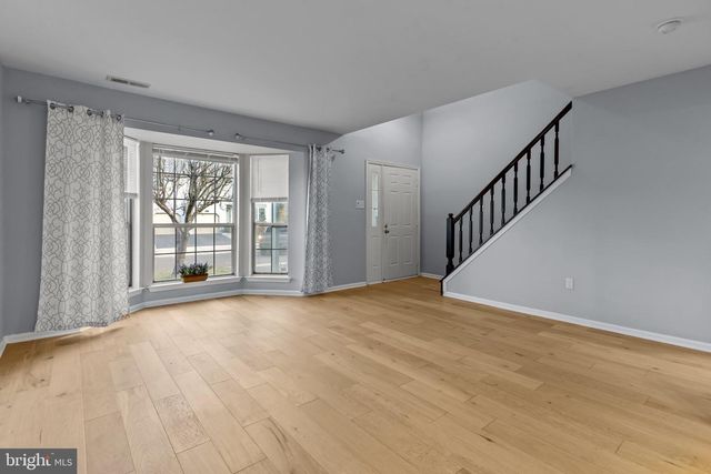 64 LAUREL CIR, Newtown, PA 18940