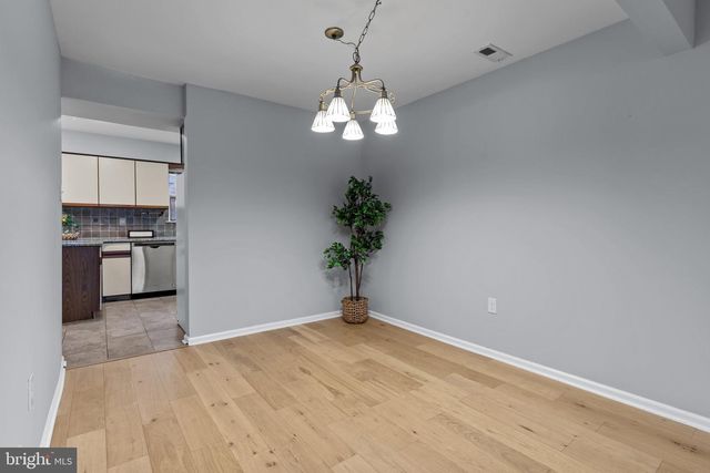 64 LAUREL CIR, Newtown, PA 18940
