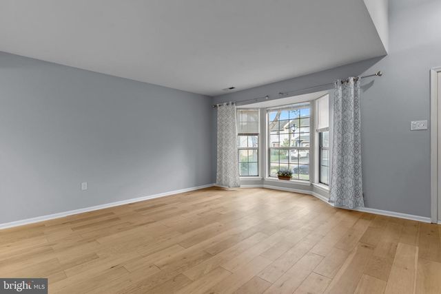 64 LAUREL CIR, Newtown, PA 18940