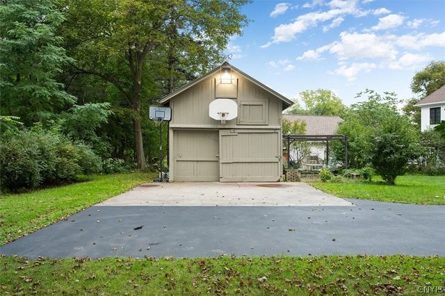 8074 Cazenovia Road, Manlius, NY 13104