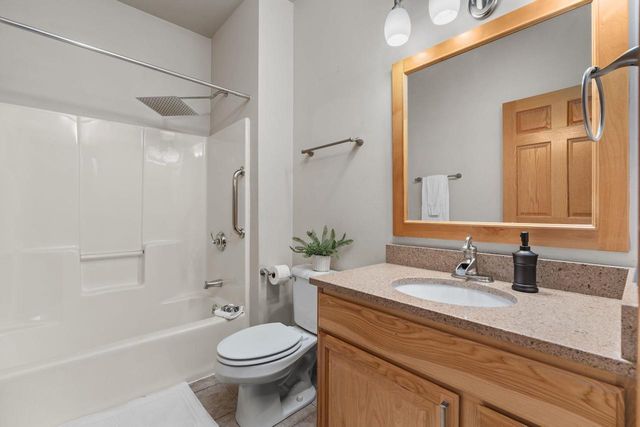 100 Jennifer Circle, Mount Horeb, WI 53572