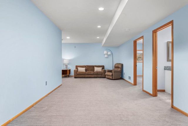 100 Jennifer Circle, Mount Horeb, WI 53572