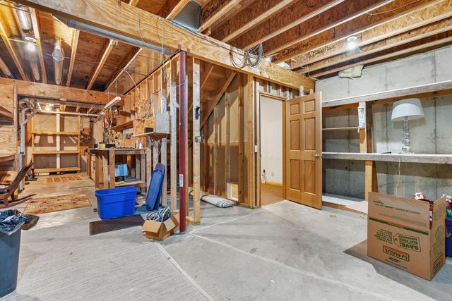 100 Jennifer Circle, Mount Horeb, WI 53572