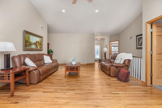 100 Jennifer Circle, Mount Horeb, WI 53572