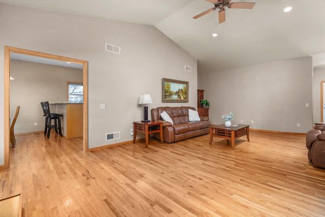 100 Jennifer Circle, Mount Horeb, WI 53572