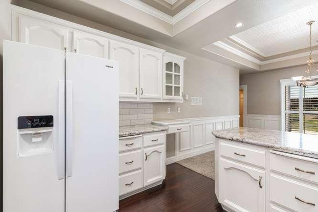 Image 13 of property listing at 175 N Burgan Avenue, Clovis, CA 93611