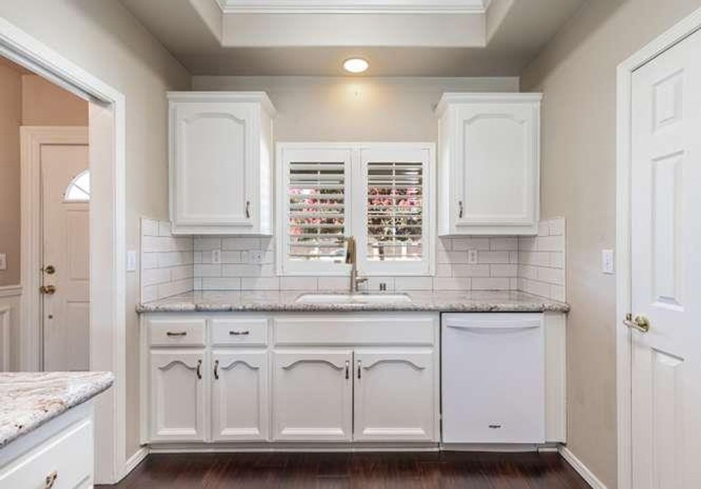 Image 14 of property listing at 175 N Burgan Avenue, Clovis, CA 93611