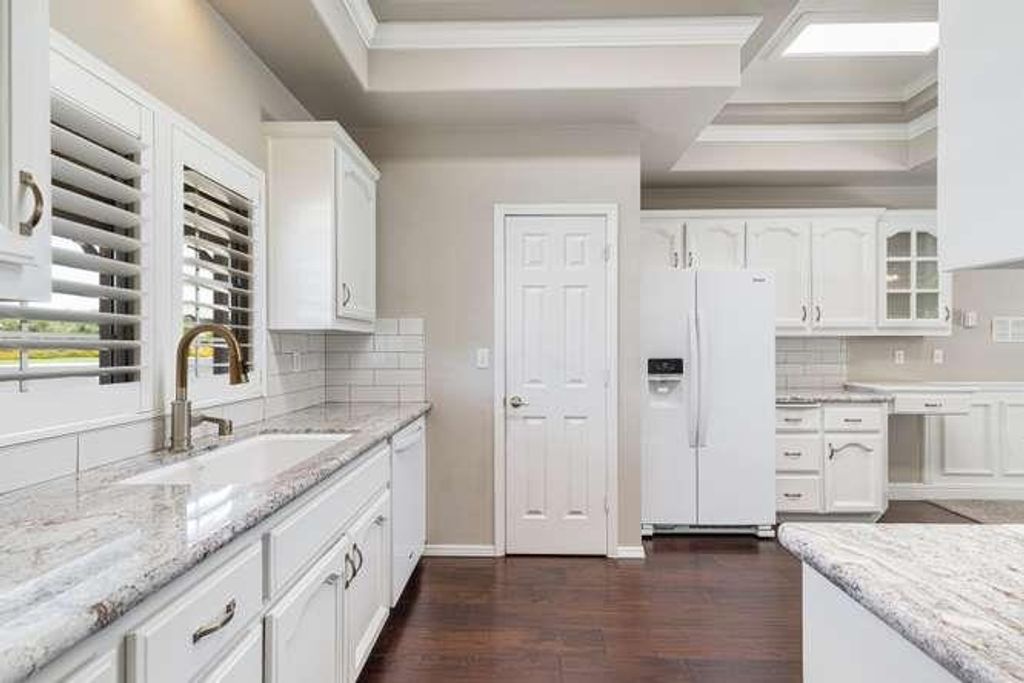 Image 17 of property listing at 175 N Burgan Avenue, Clovis, CA 93611