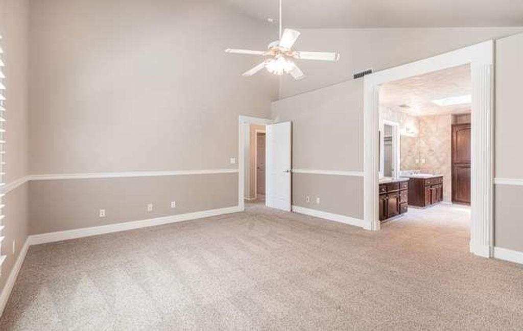 Image 26 of property listing at 175 N Burgan Avenue, Clovis, CA 93611