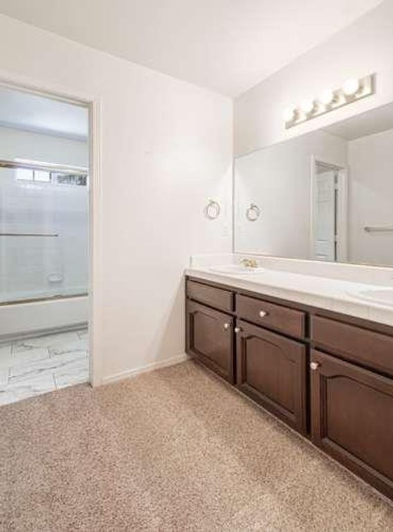 Image 32 of property listing at 175 N Burgan Avenue, Clovis, CA 93611