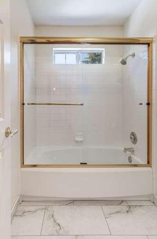 Image 33 of property listing at 175 N Burgan Avenue, Clovis, CA 93611