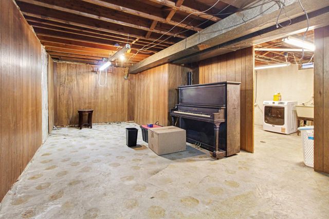 413 Forest Street, Westland, MI 48186