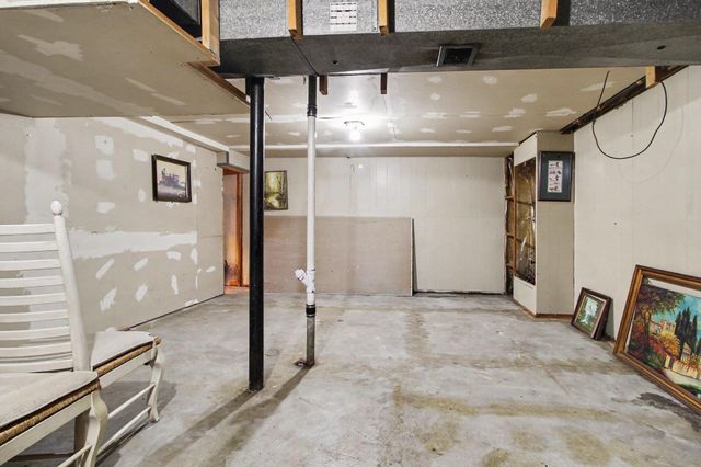 413 Forest Street, Westland, MI 48186