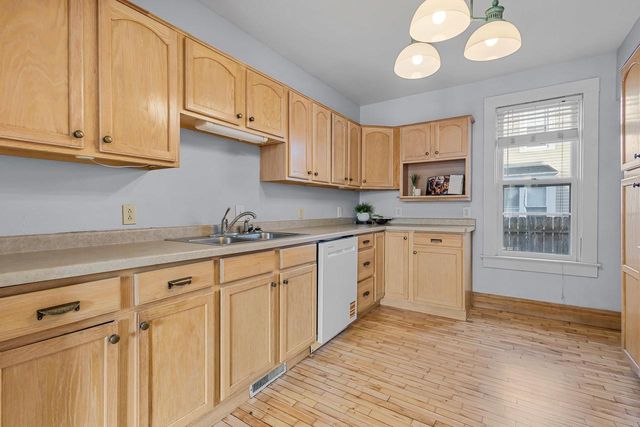 303 E MCKINLEY STREET, Appleton, WI 54915