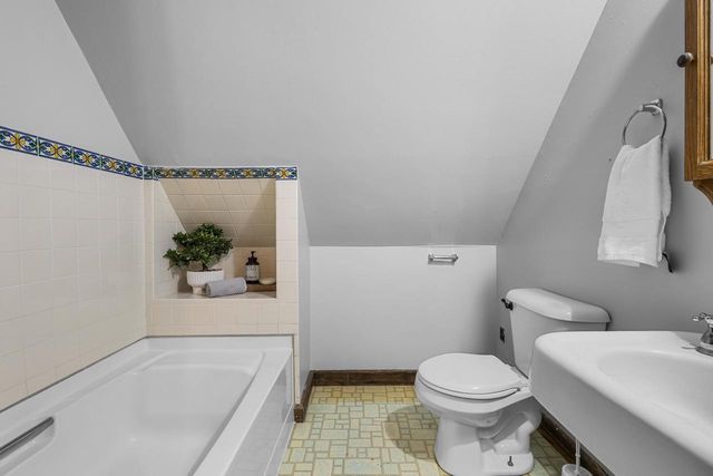 303 E MCKINLEY STREET, Appleton, WI 54915